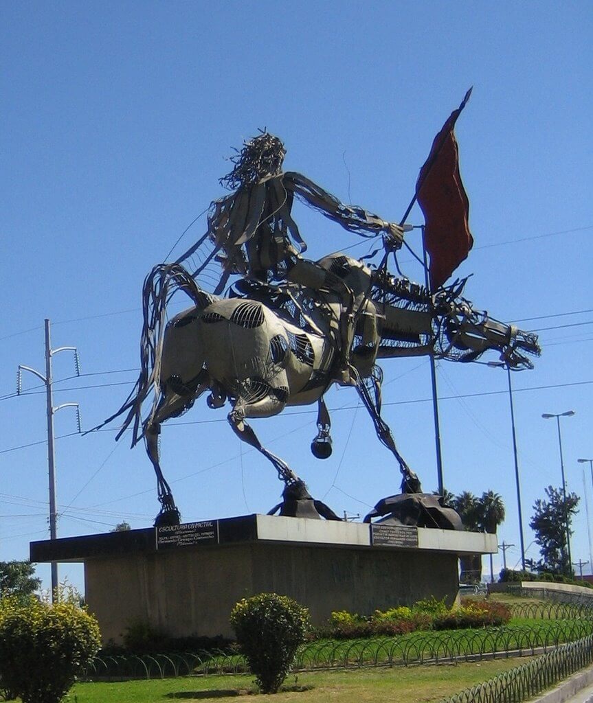 Monumento a los Grandes Heroes Del Pasado